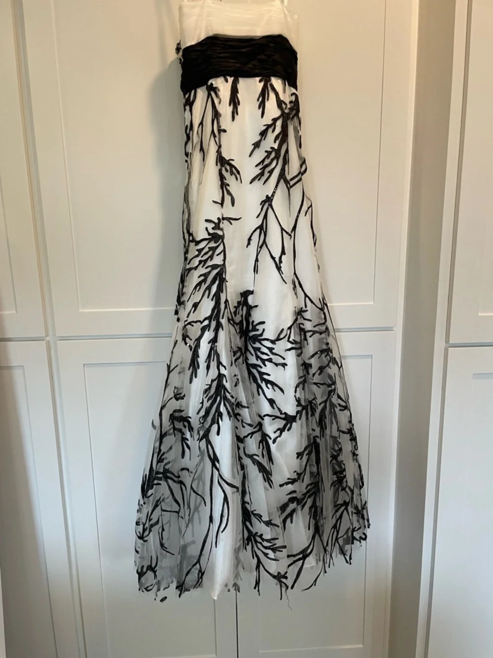 Jovani white black sequined strapless fit and flare Prom Gown - Picture 2 of 9